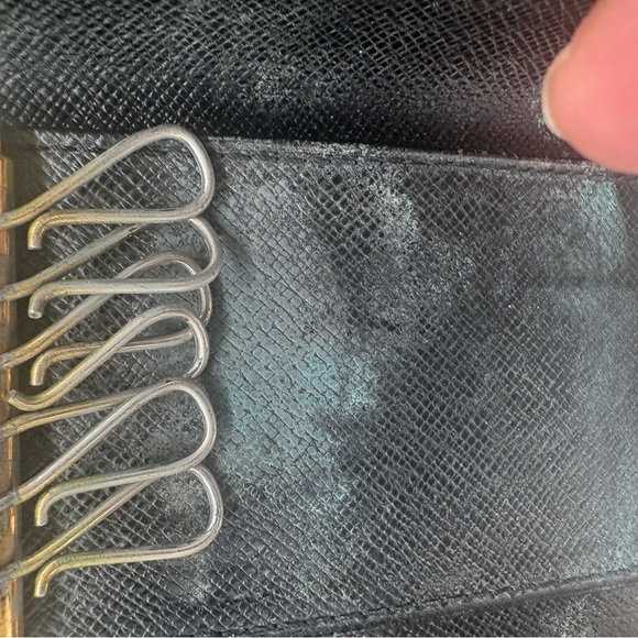 Louis Vuitton Black Textured Accessory - Picture 4 of 6